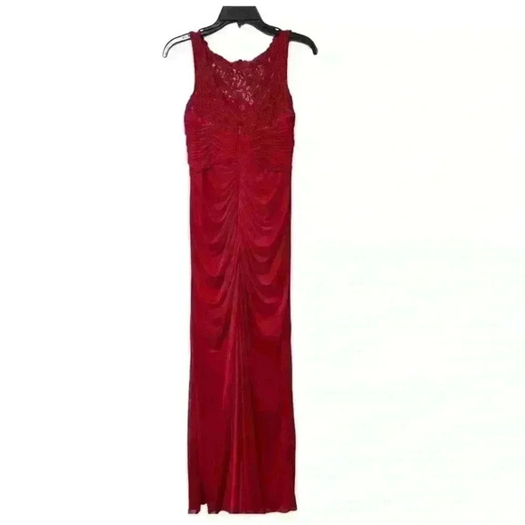 Davids Bridal BridesmaidDress/formal Gown Size 2 Red,Back Zipper Elegant - Picture 3 of 9